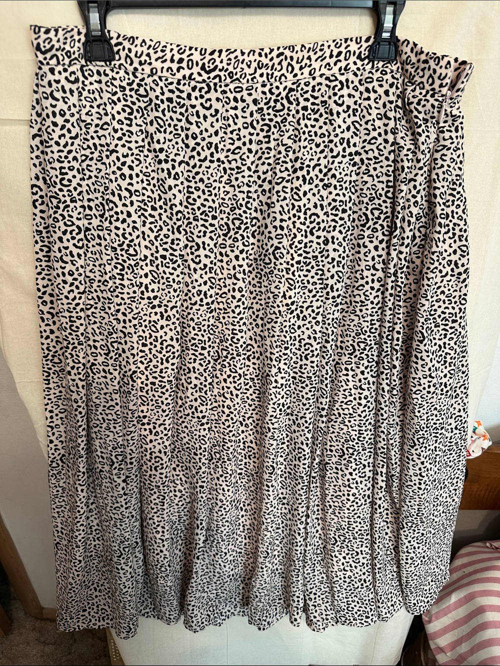 Who What Wear Cream Midi Skirt with Black Leopard Print